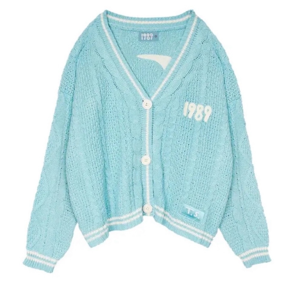 ON HAND NEW Taylor Swift 1989 (Taylor's
Version) Cardigan Size: M/L